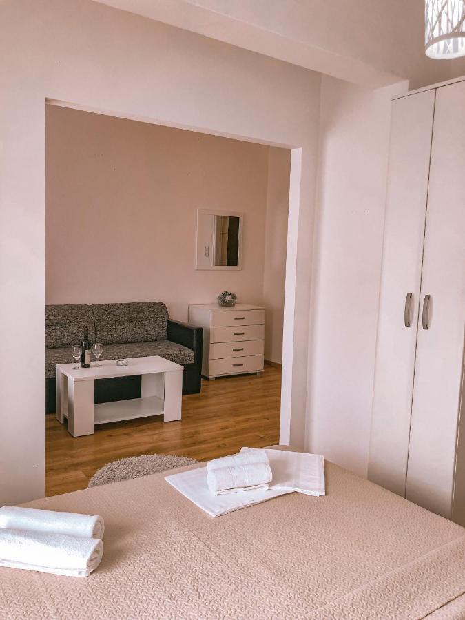 Vila Adriatik Ulcinj Exterior photo